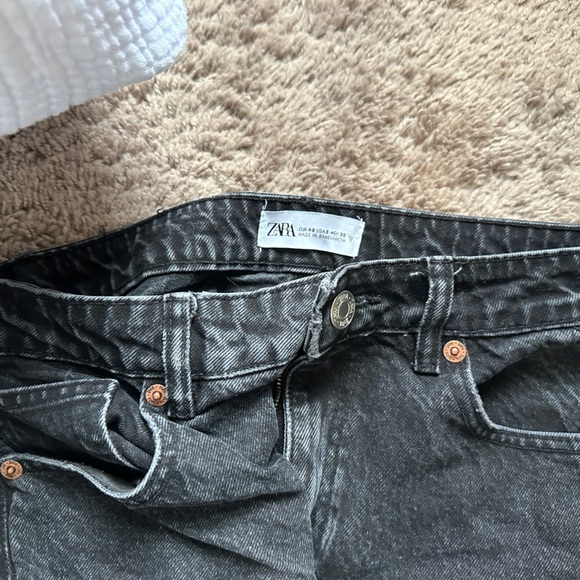 Black Zara Mom Jeans - Picture 2 of 2